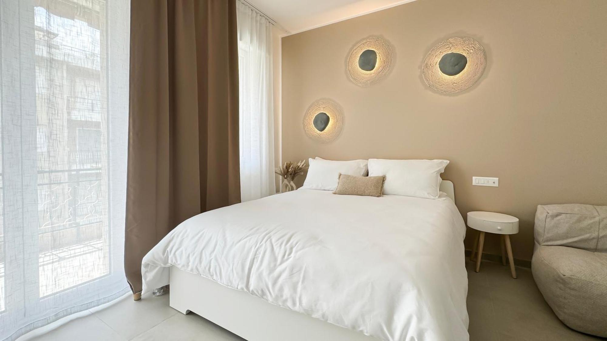 Casa Febo, In Centro Con Parcheggio Privato A 200 Mt Dal Mare Hotel Bordighera Ngoại thất bức ảnh