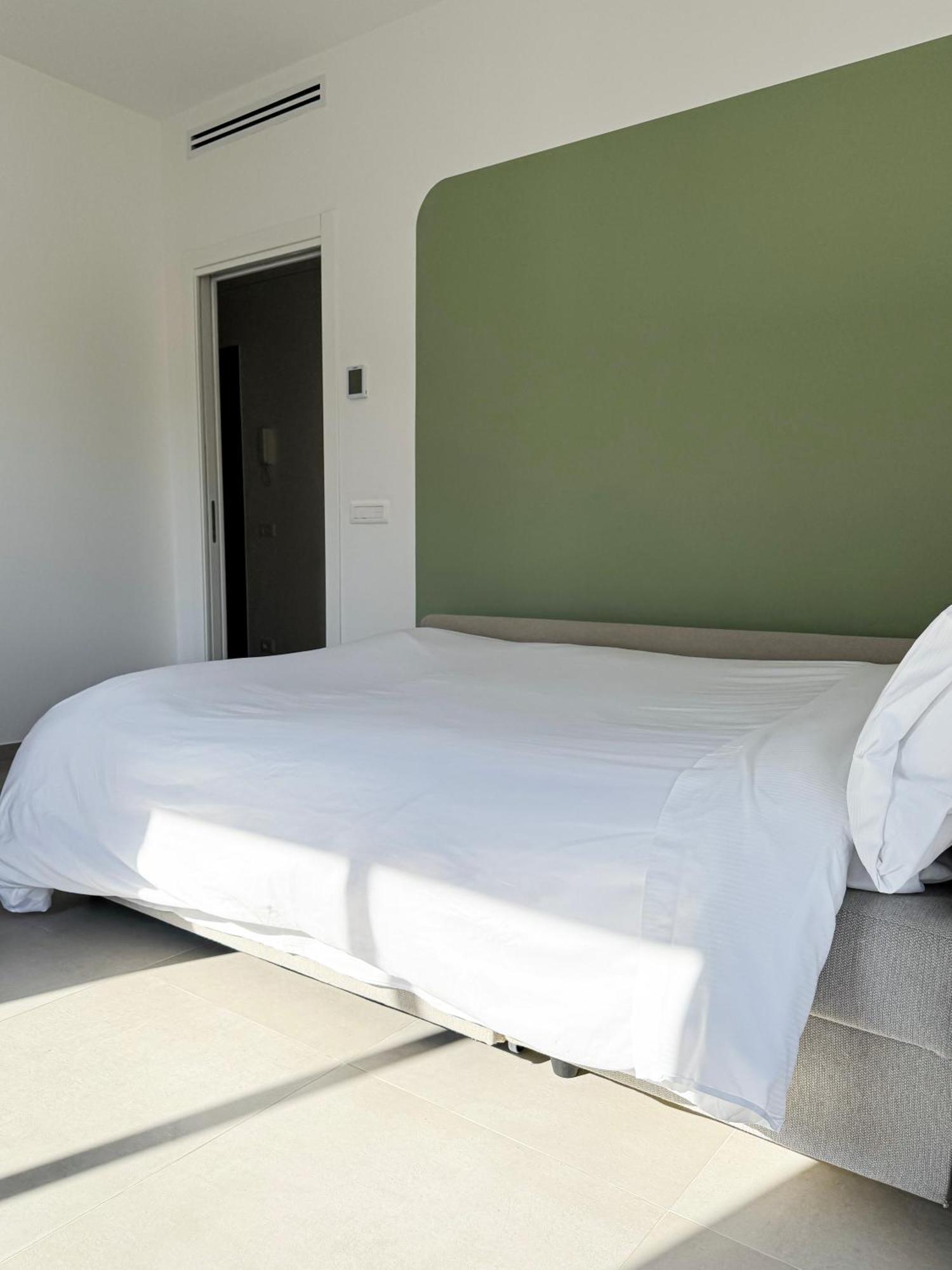 Casa Febo, In Centro Con Parcheggio Privato A 200 Mt Dal Mare Hotel Bordighera Ngoại thất bức ảnh